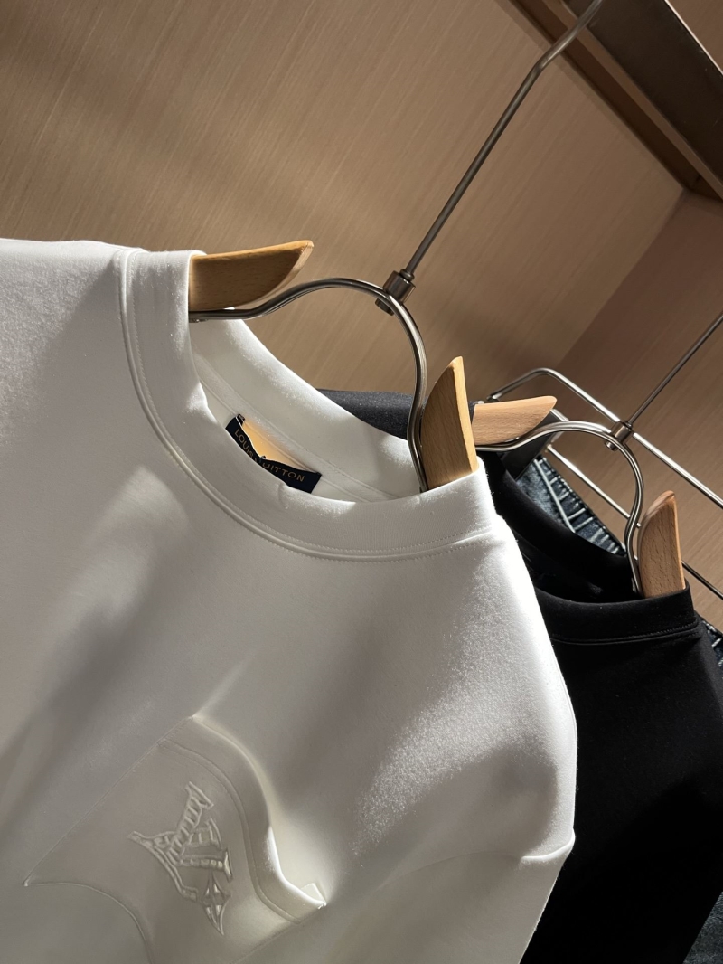 l0vis Vvtt0n t-shirt